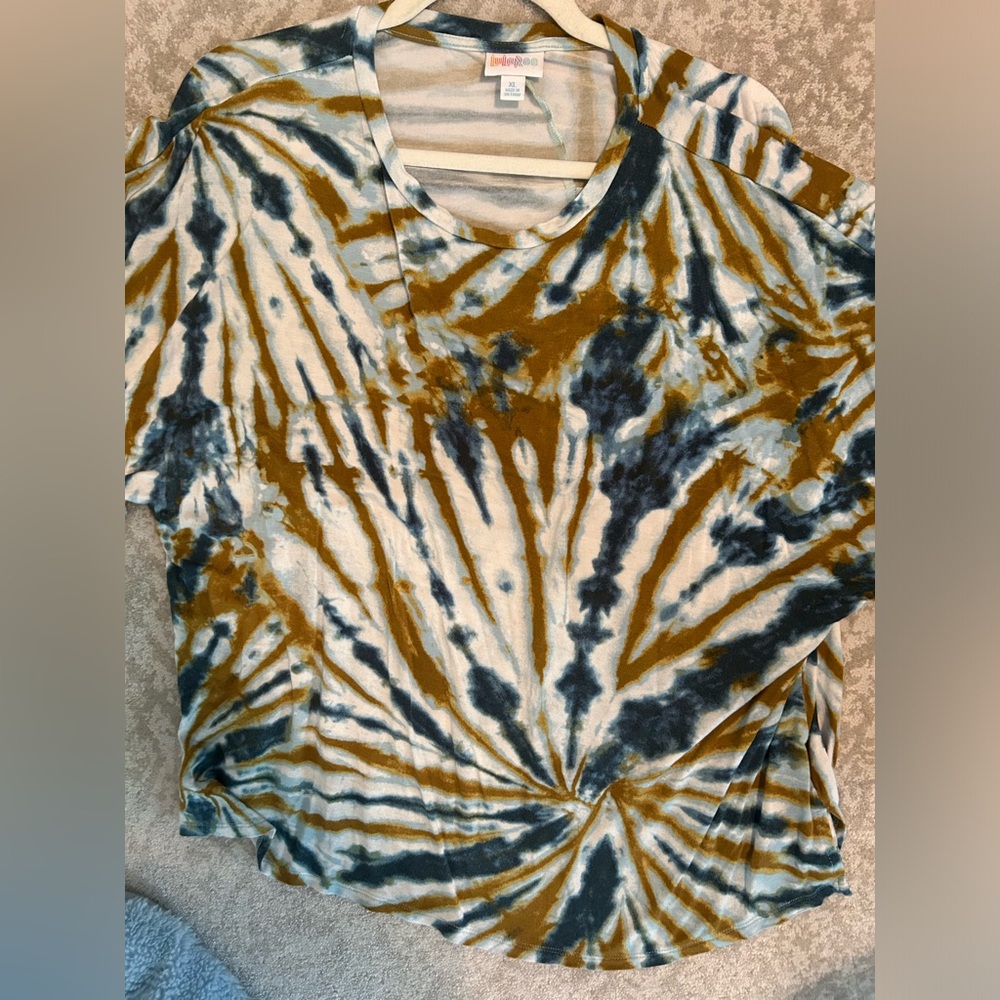 Lularoe Dahl crop top